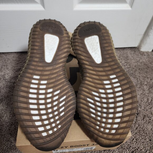 Yeezy Boost V2 Sand Taupe main image 4